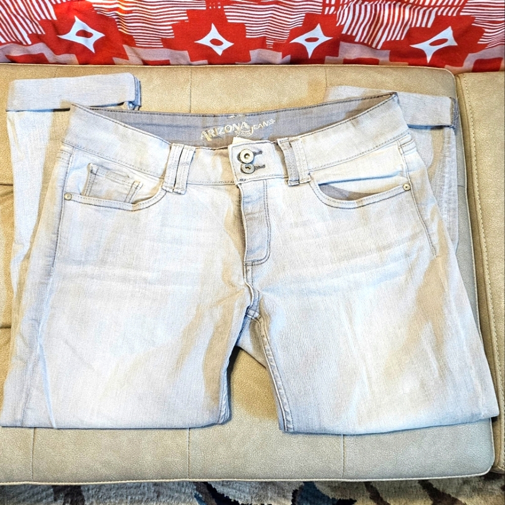 Arizona Crop Gray Jeans Capris